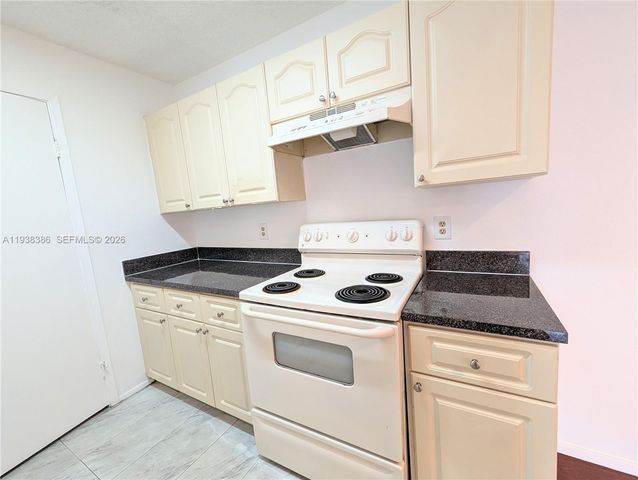 15067 SW 103rd Ter 14205, Miami, FL 33196