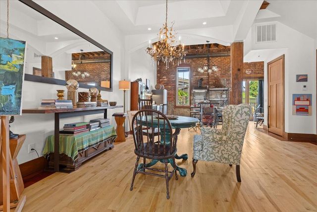 141 Norfolk AVE, Roanoke, VA 24011