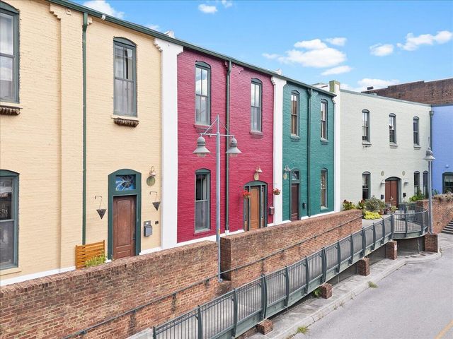 141 Norfolk AVE, Roanoke, VA 24011