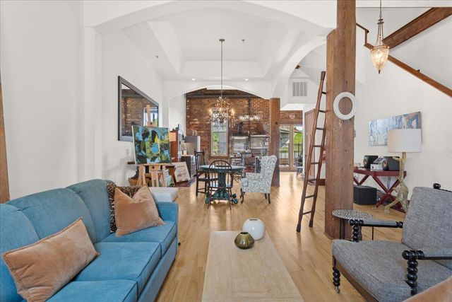 141 Norfolk AVE, Roanoke, VA 24011