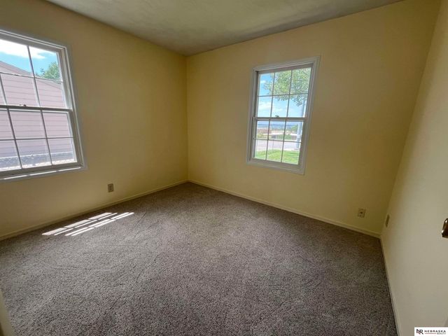 7623 S 42nd Street, Bellevue, NE 68147