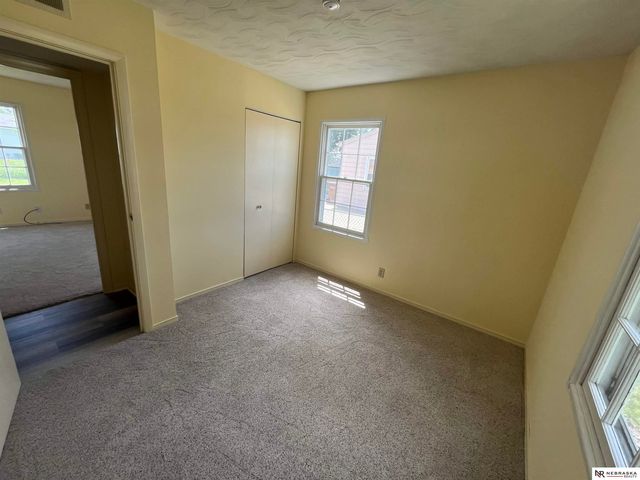 7623 S 42nd Street, Bellevue, NE 68147