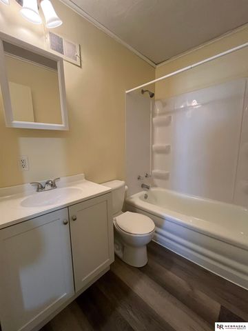 7623 S 42nd Street, Bellevue, NE 68147