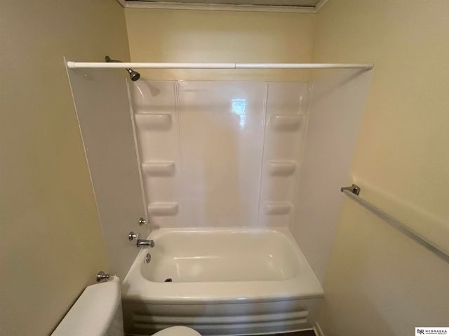 7623 S 42nd Street, Bellevue, NE 68147