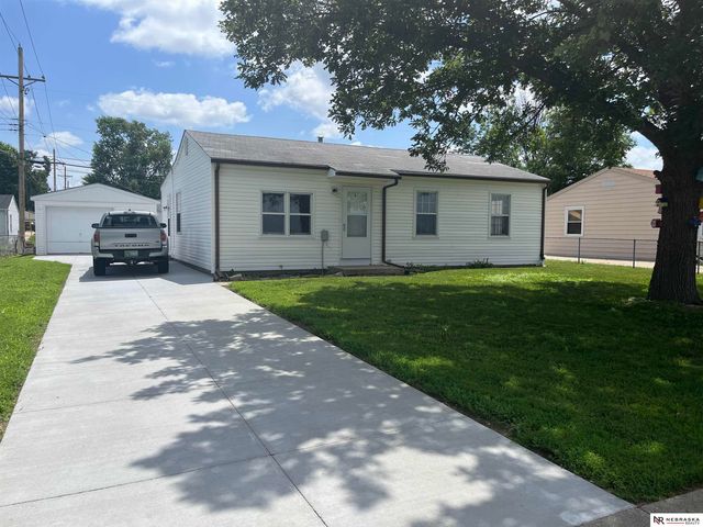 7623 S 42nd Street, Bellevue, NE 68147