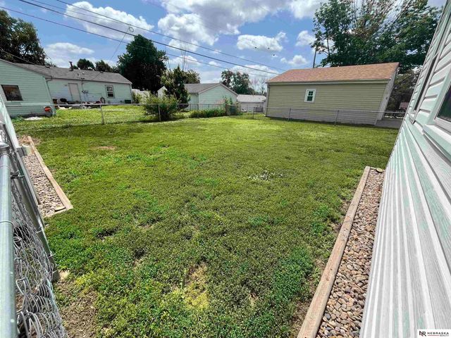 7623 S 42nd Street, Bellevue, NE 68147