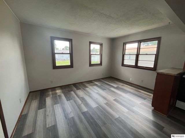 7623 S 42nd Street, Bellevue, NE 68147