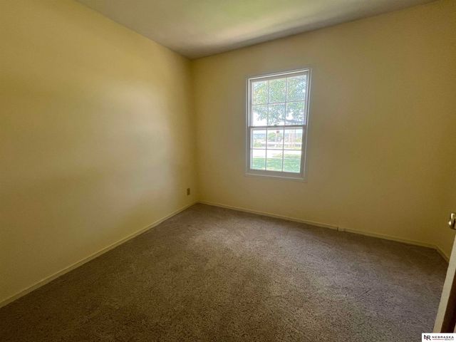 7623 S 42nd Street, Bellevue, NE 68147