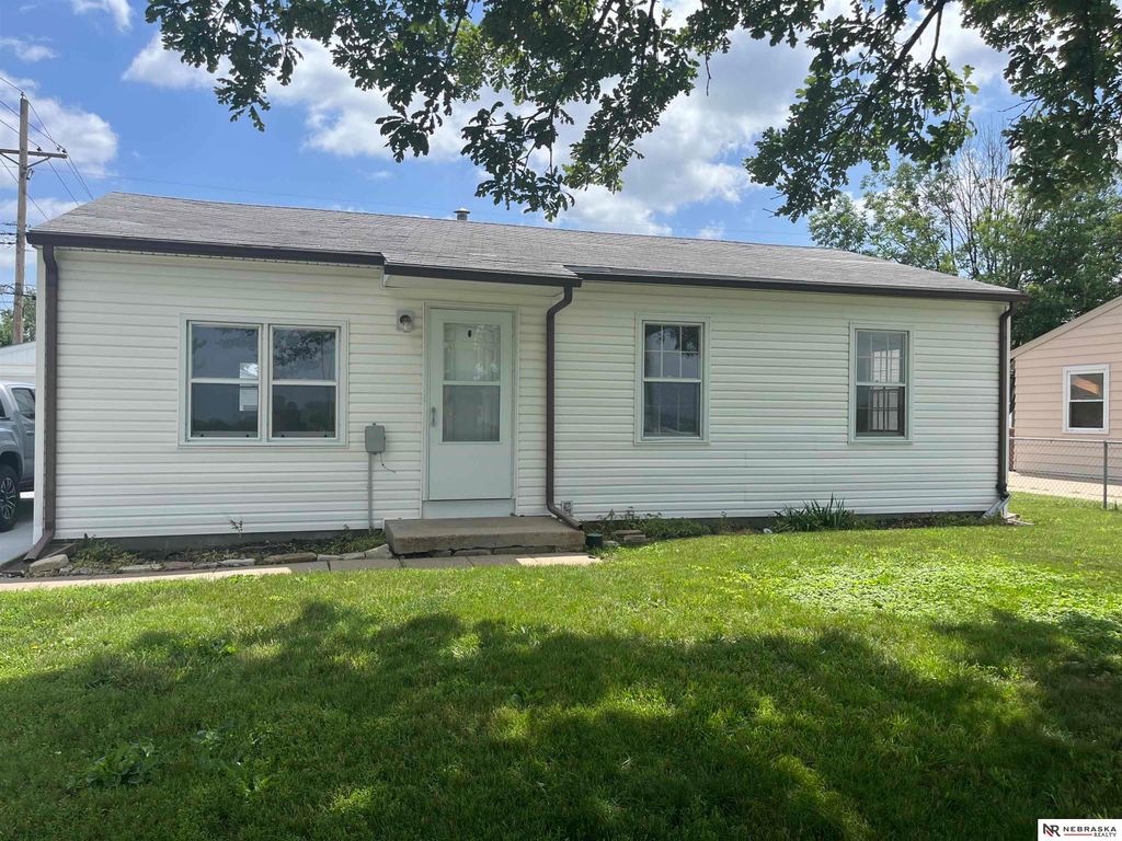 7623 S 42nd Street, Bellevue, NE 68147