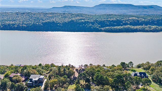 18 Rim Rock Road, Russellville, AR 72802