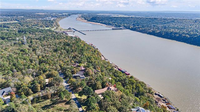 18 Rim Rock Road, Russellville, AR 72802