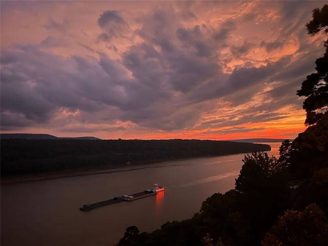 18 Rim Rock Road, Russellville, AR 72802