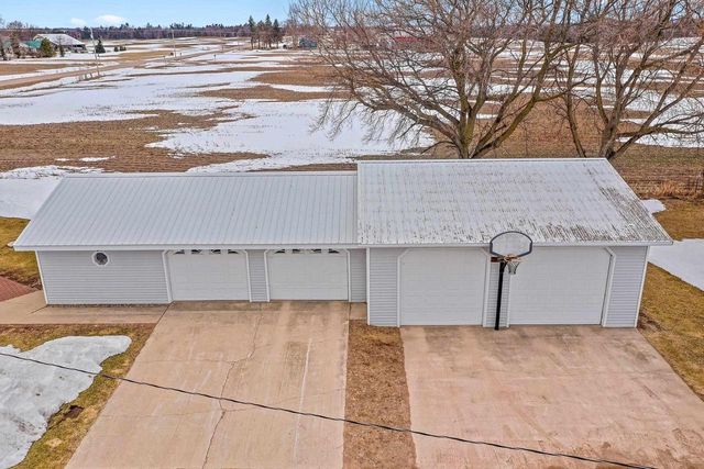 W1654 HOLY HILL ROAD, Cecil, WI 54111