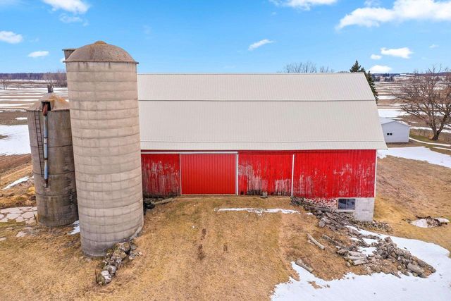 W1654 HOLY HILL ROAD, Cecil, WI 54111