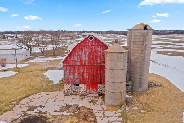 W1654 HOLY HILL ROAD, Cecil, WI 54111