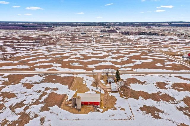 W1654 HOLY HILL ROAD, Cecil, WI 54111