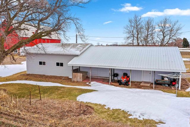 W1654 HOLY HILL ROAD, Cecil, WI 54111