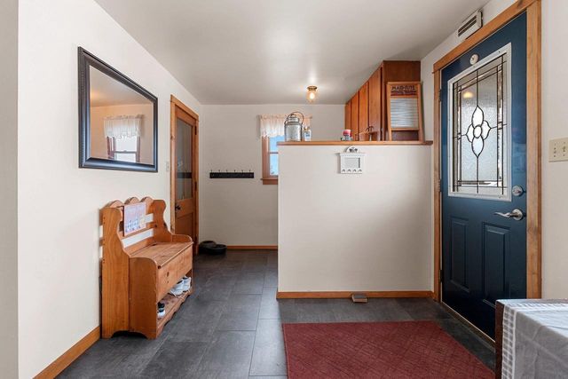 W1654 HOLY HILL ROAD, Cecil, WI 54111