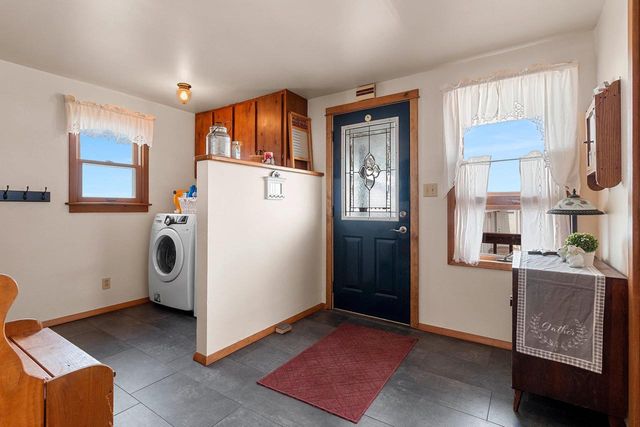 W1654 HOLY HILL ROAD, Cecil, WI 54111