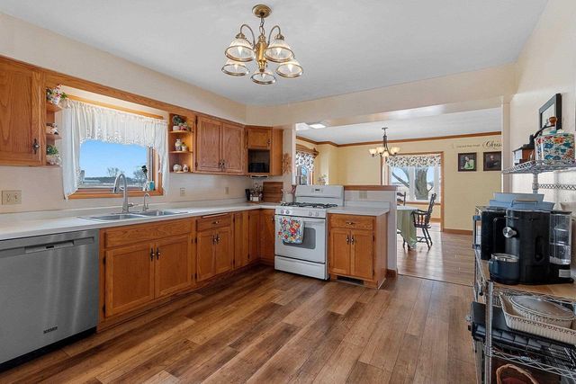 W1654 HOLY HILL ROAD, Cecil, WI 54111