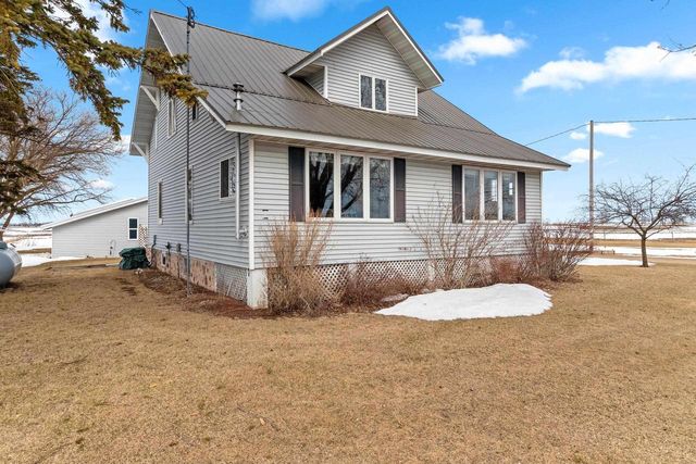 W1654 HOLY HILL ROAD, Cecil, WI 54111
