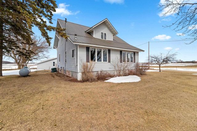 W1654 HOLY HILL ROAD, Cecil, WI 54111