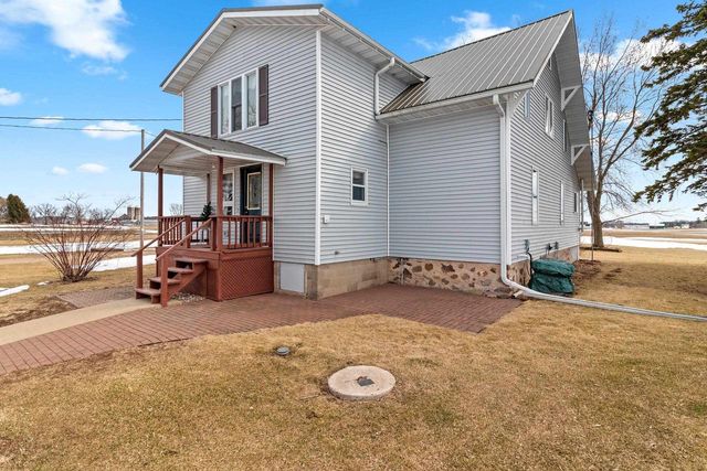 W1654 HOLY HILL ROAD, Cecil, WI 54111