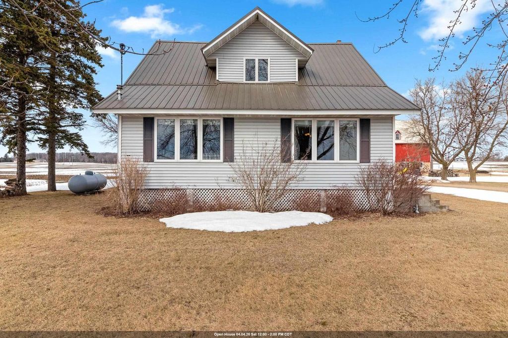 W1654 HOLY HILL ROAD, Cecil, WI 54111