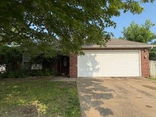 1210 SW Apache Drive, Bentonville, AR 72712