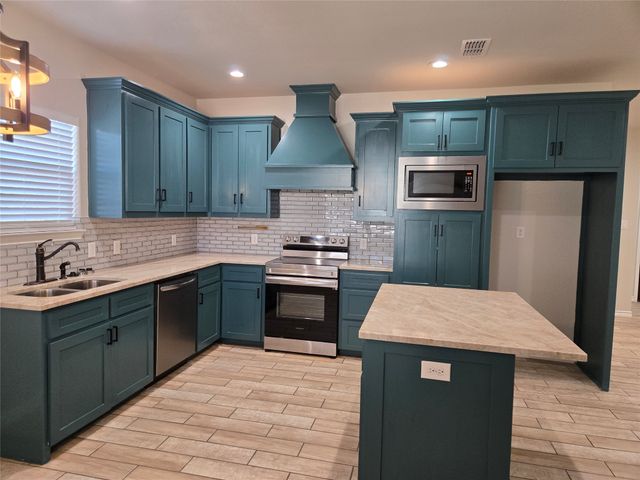 3704 Canyon Road, Granbury, TX 76049