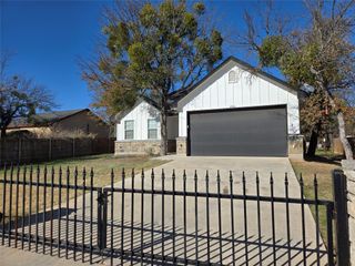 3704 Canyon Road, Granbury, TX 76049