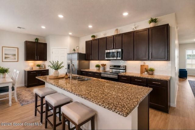 947 Corbin Circle SW, Palm Bay, FL 32908