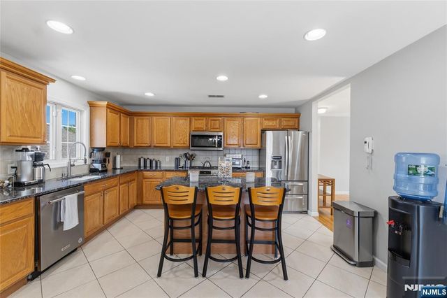 88 Avenue A, Lodi, NJ 07644