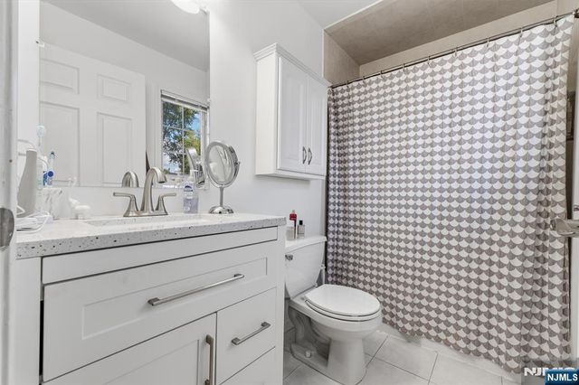 88 Avenue A, Lodi, NJ 07644