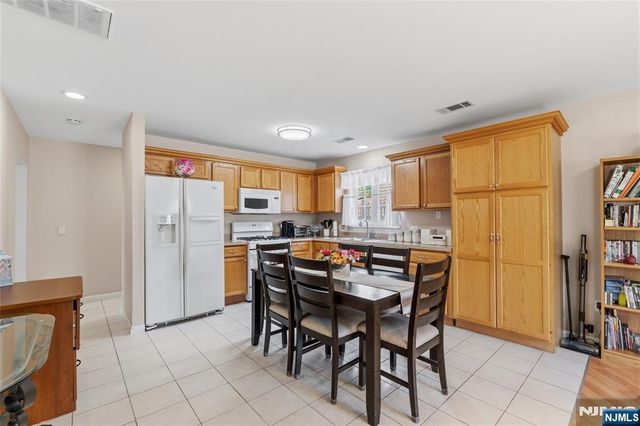 88 Avenue A, Lodi, NJ 07644