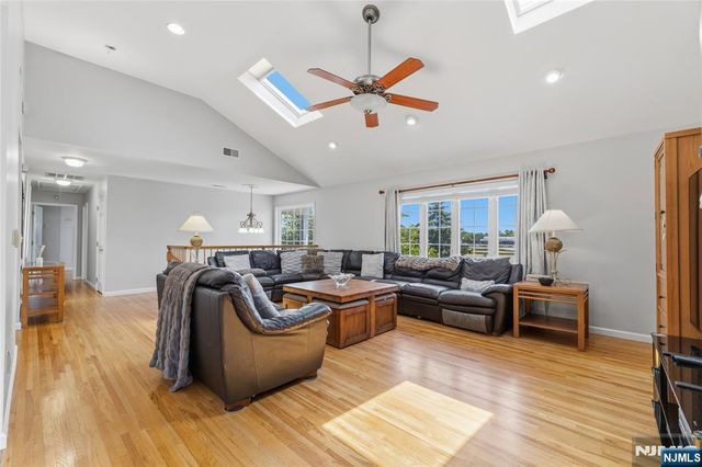 88 Avenue A, Lodi, NJ 07644