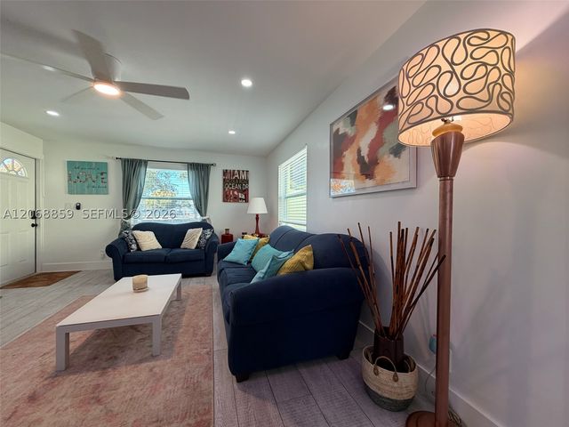 705 W Mango St C, Lantana, FL 33462