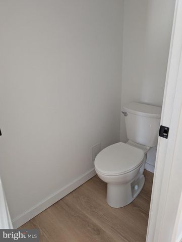 60 OUTLOOK LN, Levittown, PA 19055