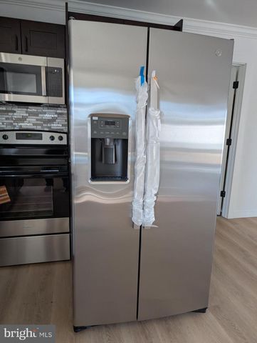 60 OUTLOOK LN, Levittown, PA 19055