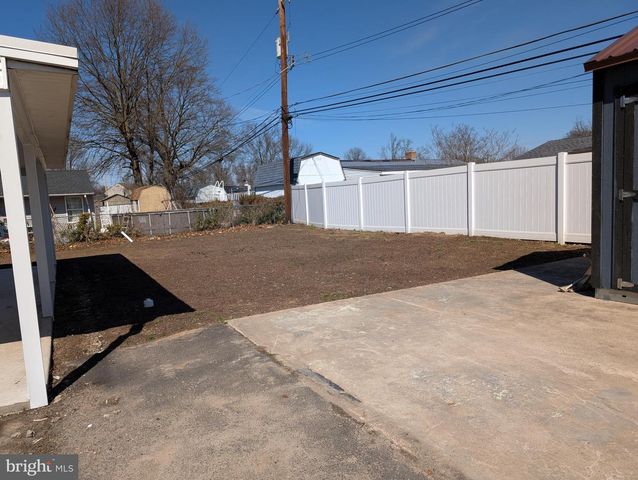 60 OUTLOOK LN, Levittown, PA 19055