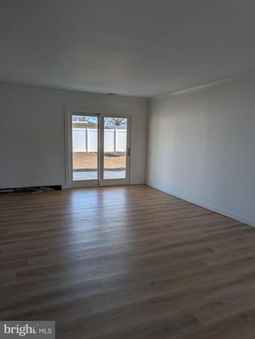 60 OUTLOOK LN, Levittown, PA 19055