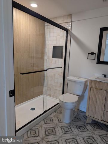 60 OUTLOOK LN, Levittown, PA 19055