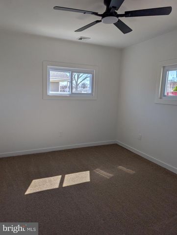 60 OUTLOOK LN, Levittown, PA 19055