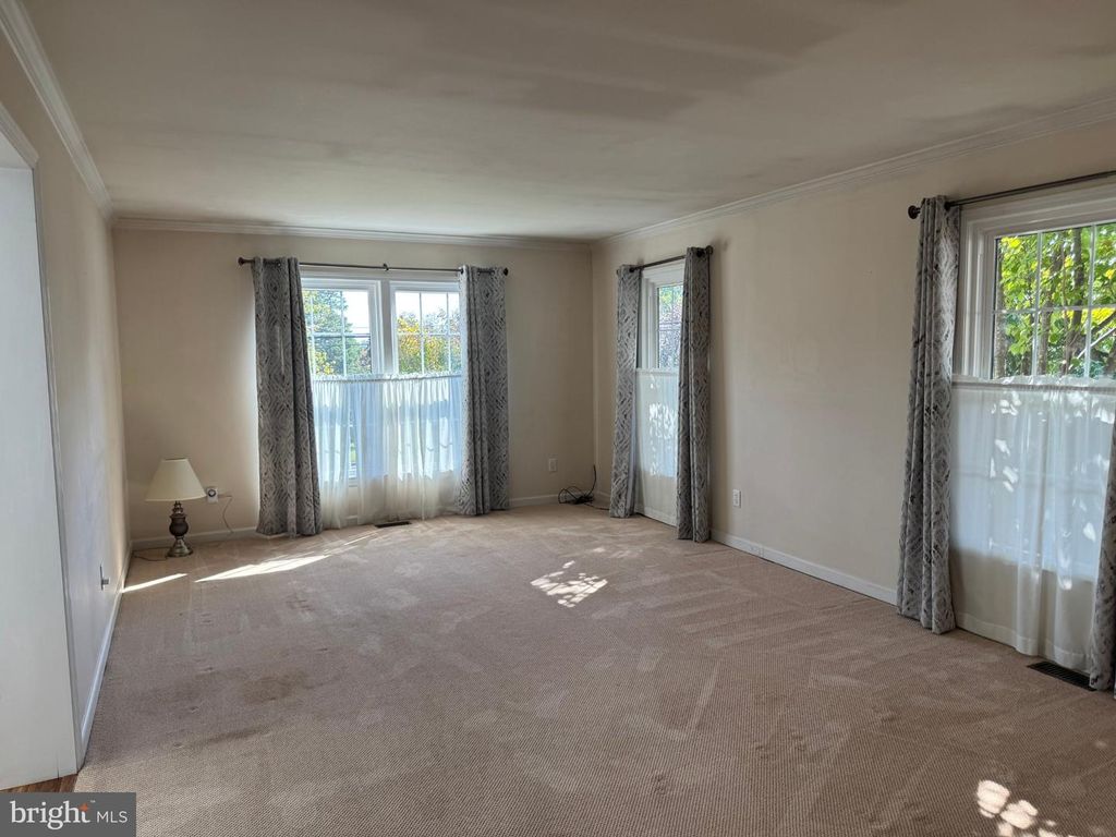 40 VALLEY VIEW DR, LANGHORNE, PA 19053 — photo 4