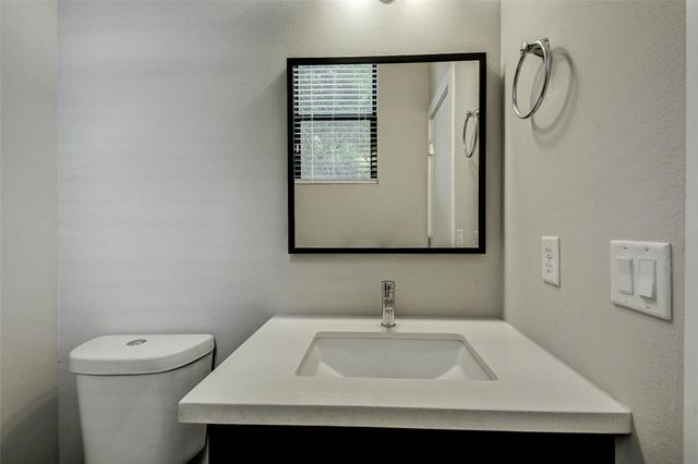 607 Sydnor Street, Houston, TX 77020