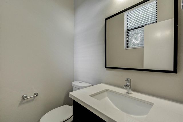 607 Sydnor Street, Houston, TX 77020