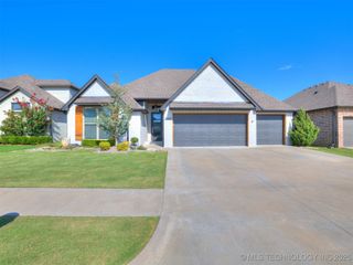 12451 S 75th Avenue E, Bixby, OK 74008