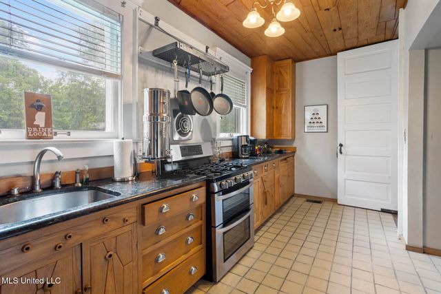 1704 N State Street, Jackson, MS 39202