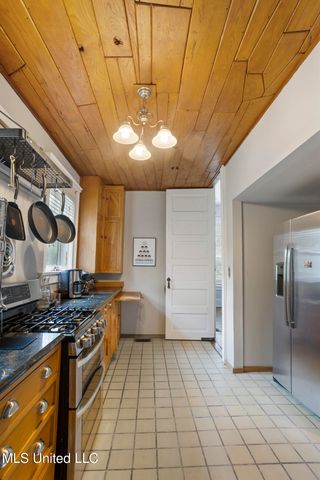 1704 N State Street, Jackson, MS 39202