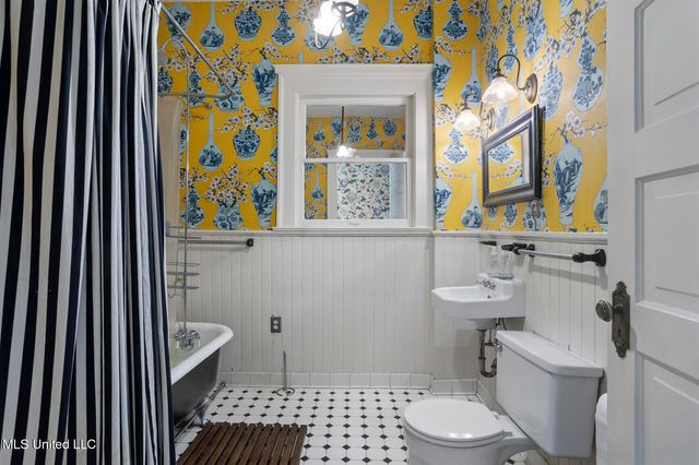 1704 N State Street, Jackson, MS 39202